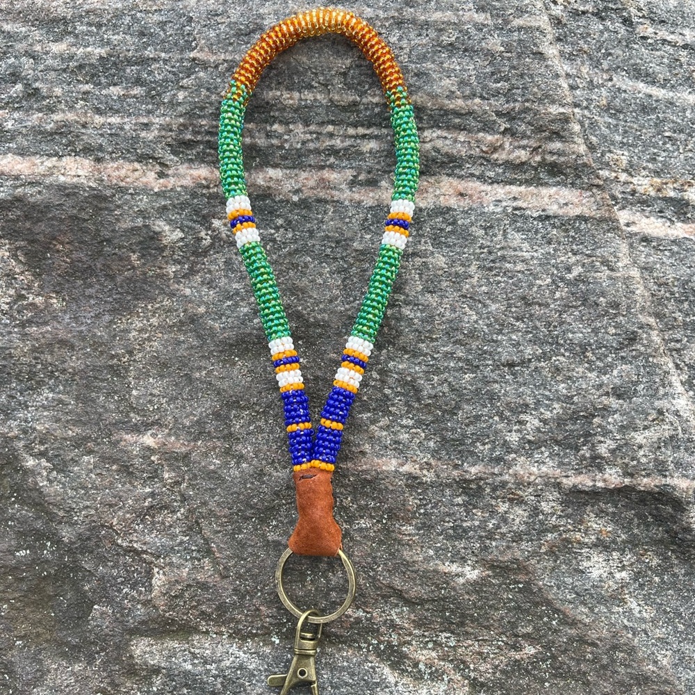 Beaded lanyard wristlet keychain